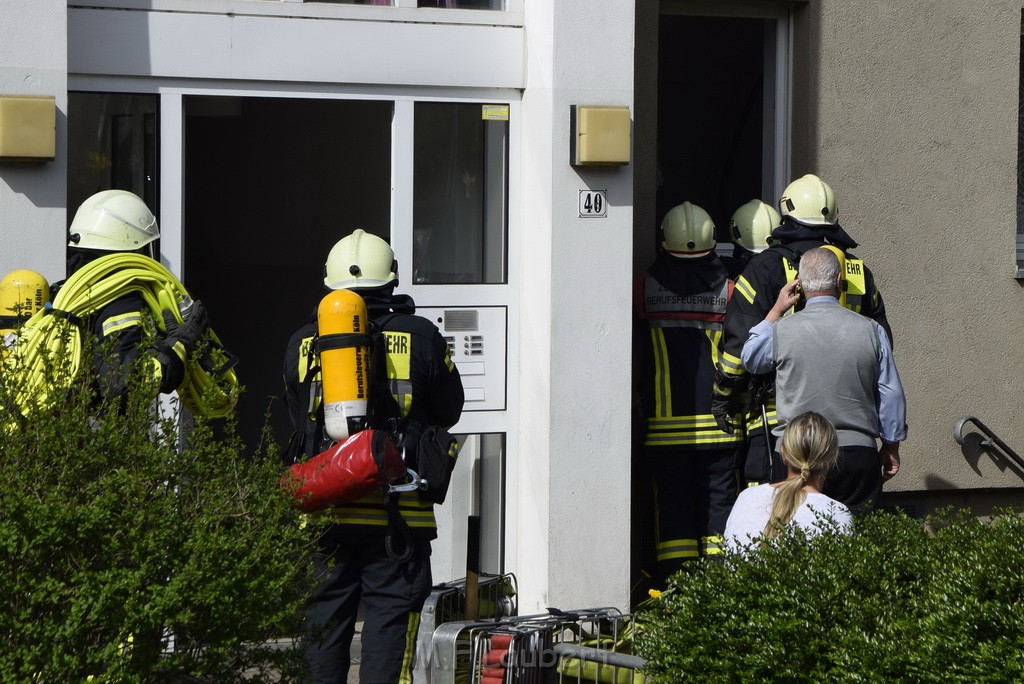 Feuer 1 Koeln Vingst Ansbacherstr P11.JPG - Miklos Laubert